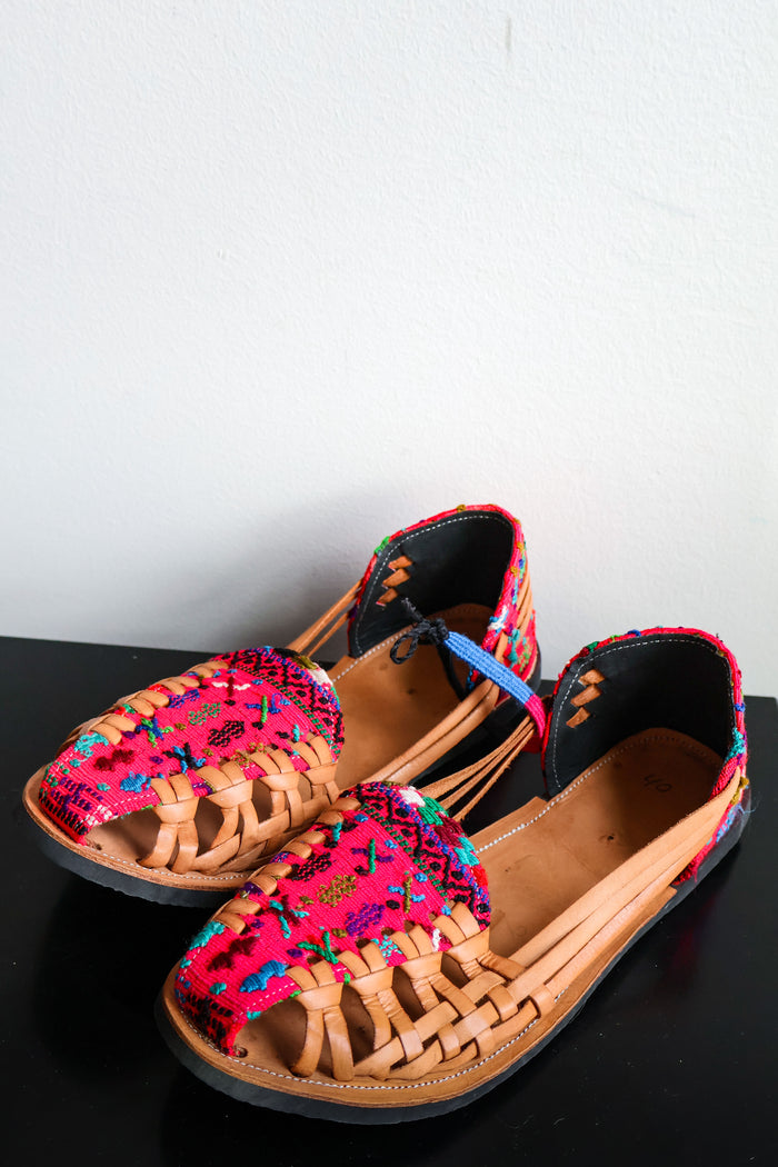 🥥 Hiptipico Huipil Huaraches - Size 40