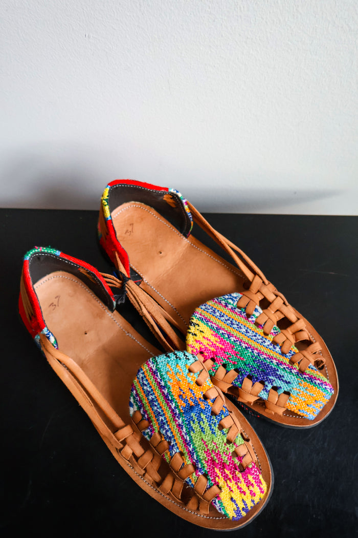 🥥 Hiptipico Huipil Huaraches - Size 39