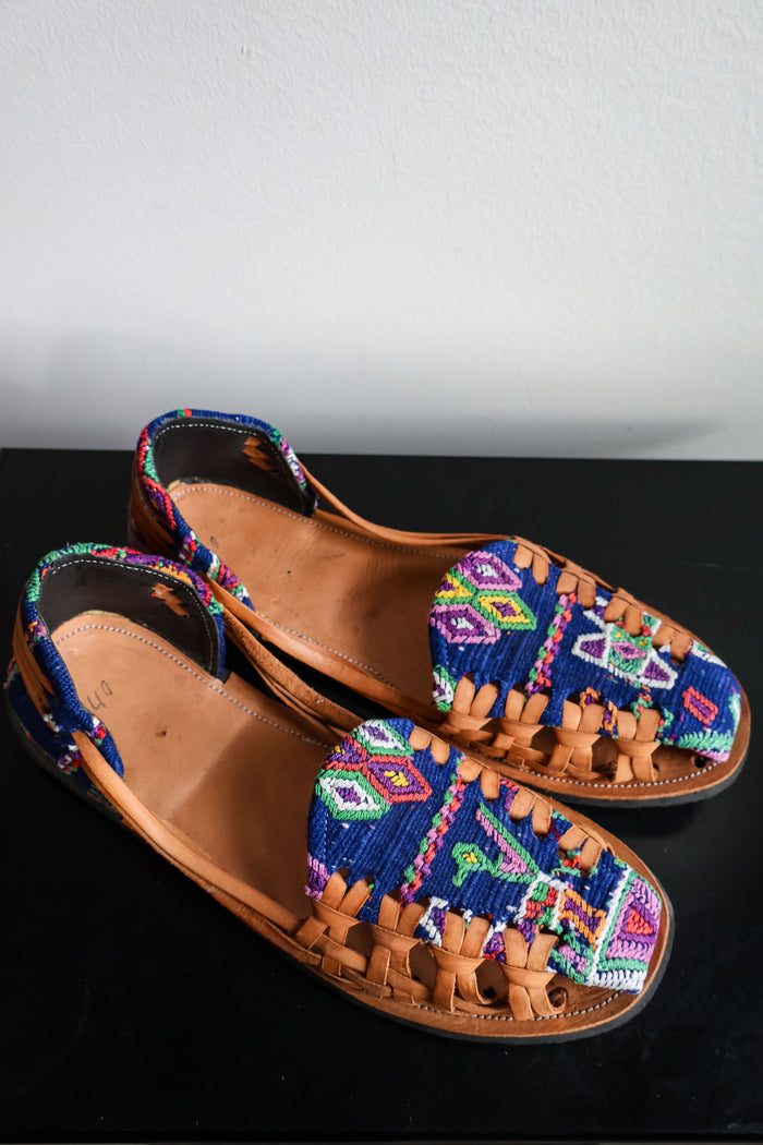 🥥 Hiptipico Huipil Huaraches - Size 40