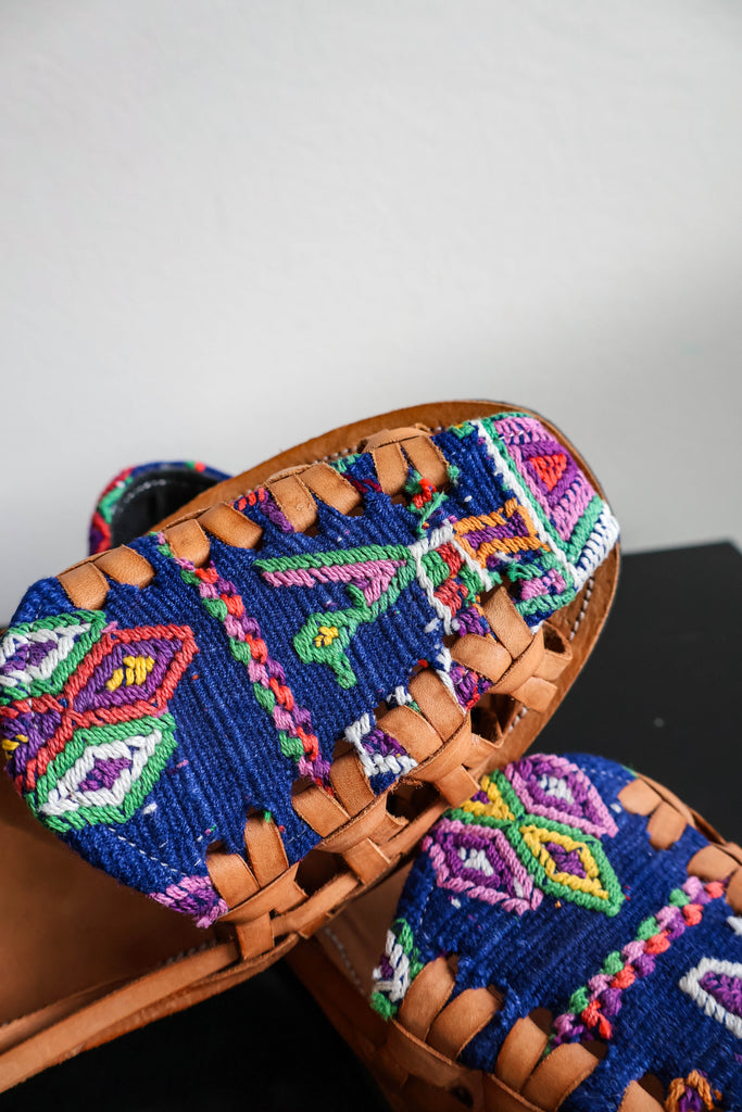 🥥 Hiptipico Huipil Huaraches - Size 40