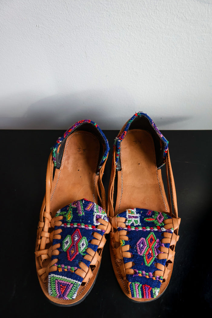 🥥 Hiptipico Huipil Huaraches - Size 38