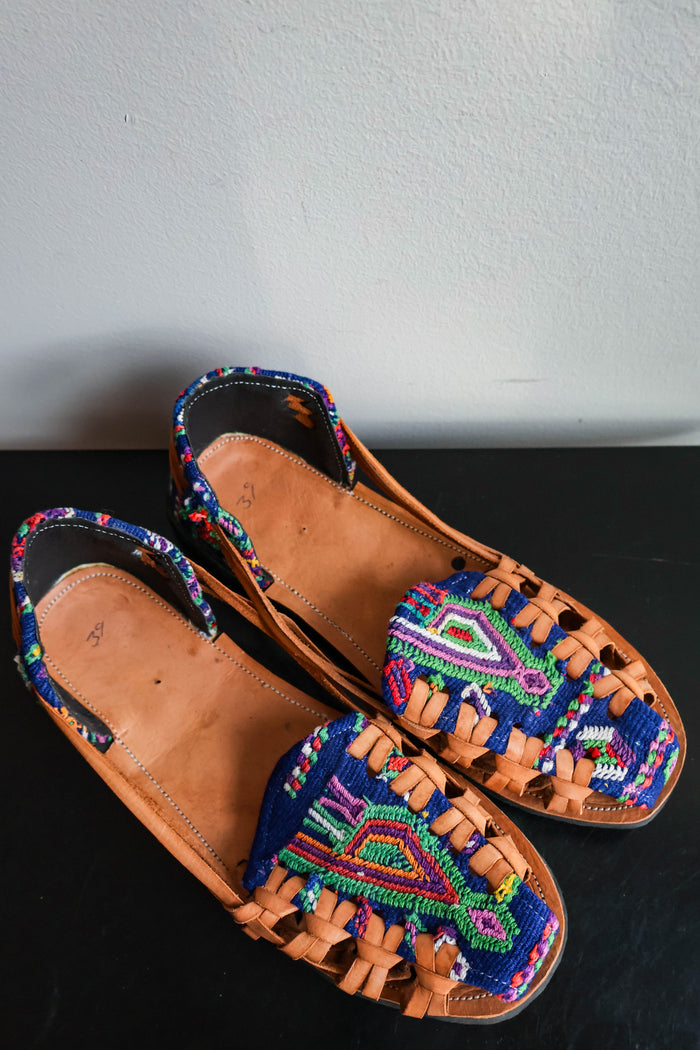 🥥 Hiptipico Huipil Huaraches - Size 39