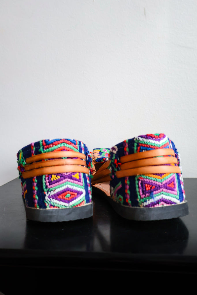 🥥 Hiptipico Huipil Huaraches - Size 39