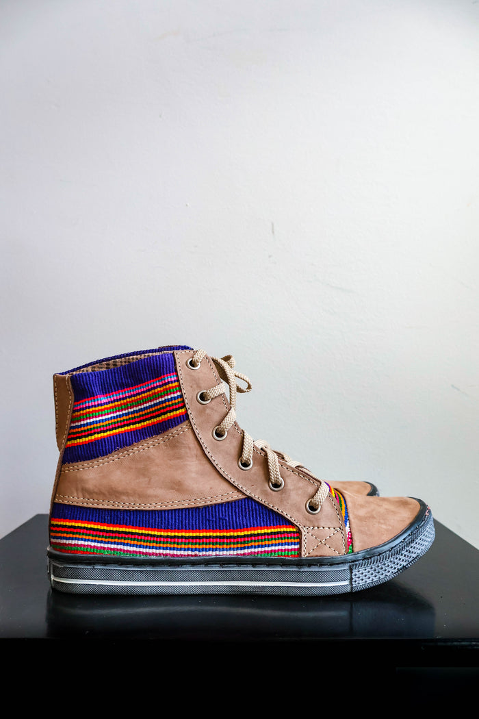 🌈 Hiptipico High Top Sneaker - Size 38