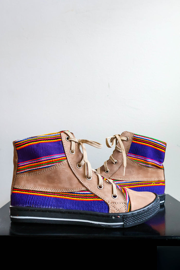 🌈 Hiptipico High Top Sneaker - Size 37