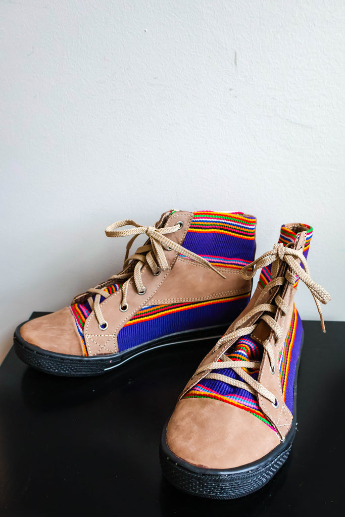 🌈 Hiptipico High Top Sneaker - Size 37