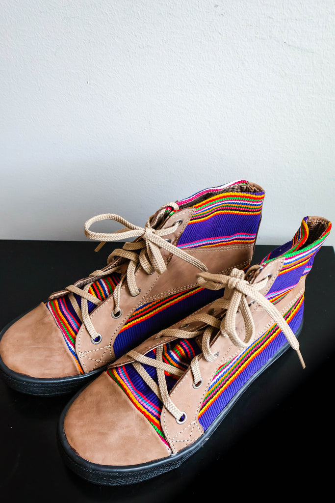 🌈 Hiptipico High Top Sneaker - Size 37