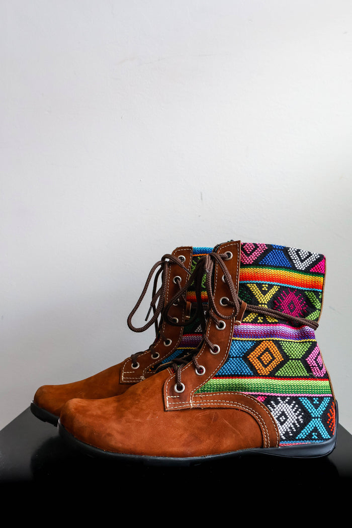 🌈 Hiptipico High Top Sneaker - Size 39