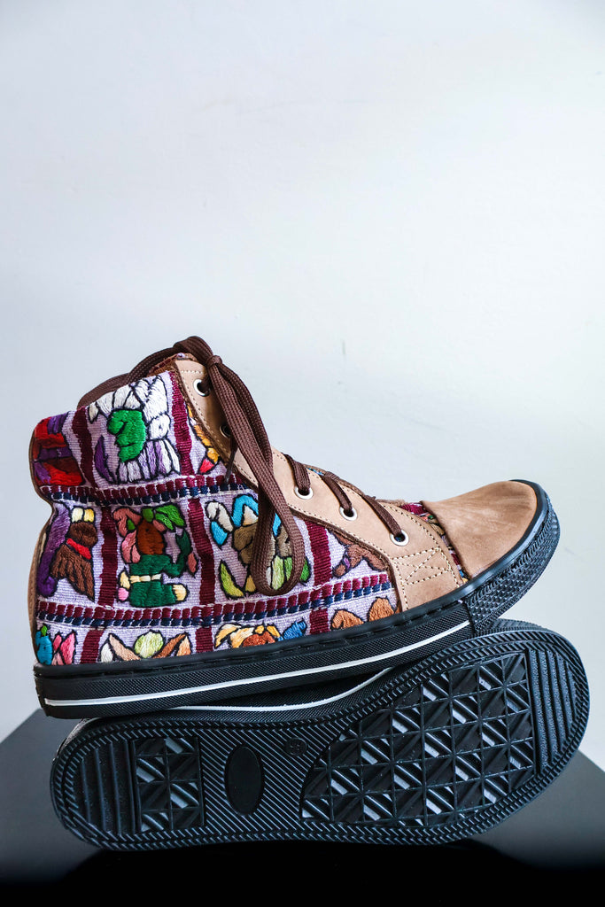 🌈 Hiptipico High Top Sneaker - Size 39