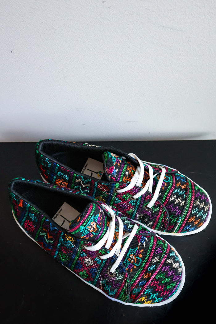 🌈 Hiptipico Classic Sneaker - Size 38