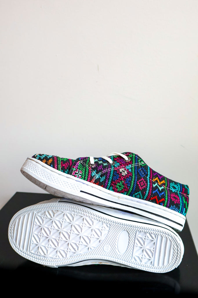 🌈 Hiptipico Classic Sneaker - Size 38